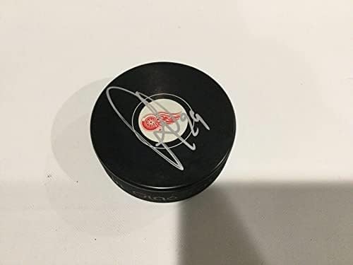 Томас Грейсс Подписа хокей шайба Детройт Ред Уингс с автограф от b - за Миене на НХЛ с автограф