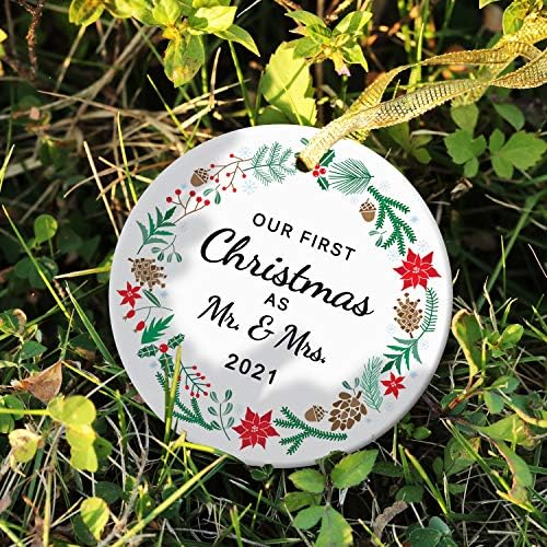 NURIONSS Първата Ни Коледа като бижута Mr & Mrs 2021 - Коледен Сватбен Подарък за Двойка Младоженци - Керамично украса 2,85 инча (Mr