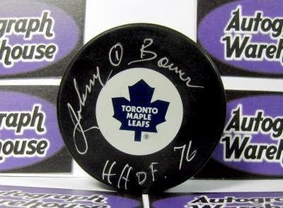 Хокейна шайба, с автограф Джони Бауер (Торонто Мейпъл Лийфс) с надпис HHOF 1976 - за Миене на НХЛ с автограф