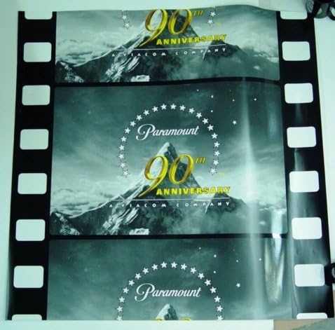 На голям Плакат на 90-годишнината на Paramount с логото на 36 x 36 См